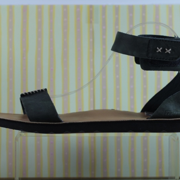 Reef Green Leather Sandals - Picture 14 of 15